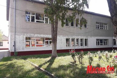 Hamarosan új tetőszerkezetet kap a verbászi Október 20-a Általános Iskola (Paraczky László felvétele)