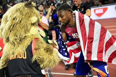 Youhuu, a rackajuh és Noah Lyles (Fotó: MTI)