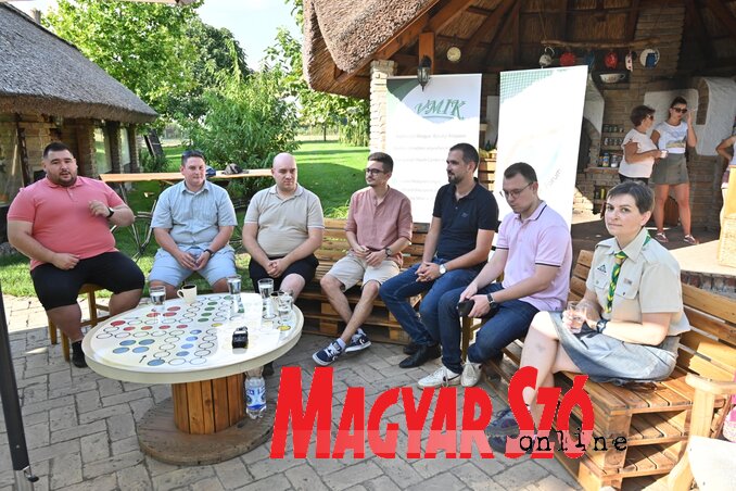 Čelnici organizacija složili su se da je potrebno učiti od pređašnjih, ali će samo nova rešenja uznapredovati mlade (Foto: Andraš Otoš)