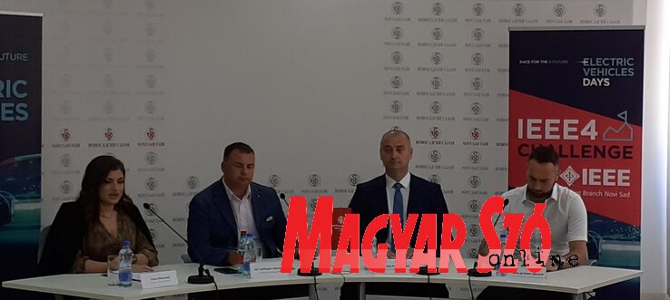 Sanja Miković, Slobodan Cvetković, az Újvidéki Vásár igazgatója, Nenad Ivanišević és Boris Dumnić (Fotó: Dancsó Áron)