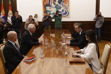 Beograd, 23.08.2022. - Predsednik Srbije Aleksandar Vucic i ambasador SAD u Srbiji Kristofer Hil sastali su se danas u Predsednistvu Srbije. (BETAPHOTO/AMIR HAMZAGIC)