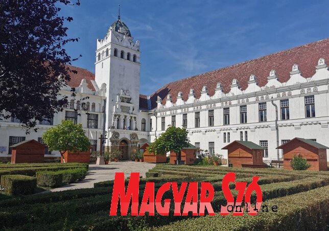 A Tokaj-Hegyalja Egyetem épülete (Fotó: Herceg Elizabetta) A Tokaj-Hegyalja Egyetem épülete (Fotó: Herceg Elizabetta)