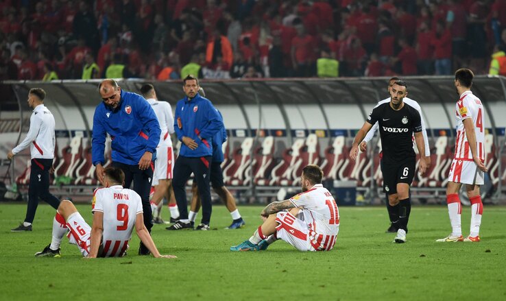 A Zvezda játékosainak volt okuk keseregni a lefújás után… (Fotó: Beta) A Zvezda játékosainak volt okuk keseregni a lefújás után… (Fotó: Beta)