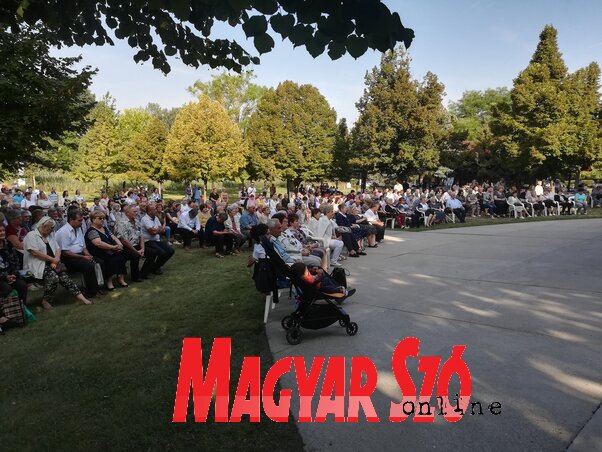 Szentkúti szentmise (Lukács Melinda felvétele) Szentkúti szentmise (Lukács Melinda felvétele)