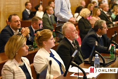 A tartományi képviselők csütörtökön a költségvetésről vitáznak (Ótos- András felvétele)