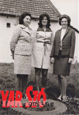 Emlékfotó 1975-ből. Balról jobbra: Fenyvesi Mária, Paska Irén óvodai dajka és Kiss Julianna