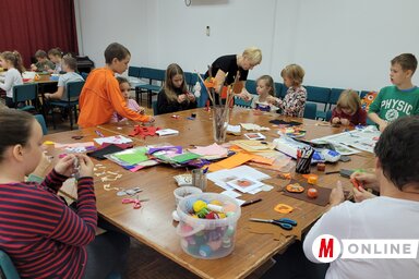 A gyerekek élvezték a kézzel való alkotás örömét (Fotó: Lakatos János)
