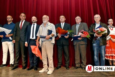 A képviselő-testület díszülésén átadták az önkormányzat elismeréseit, a díjazottak nevében Zsáki István mondott köszönetet