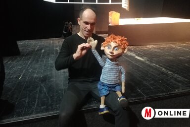 Az izraeli színész szívesen megmutatta a bábját az érdeklődőknek (Fotó: Lukács Melinda)