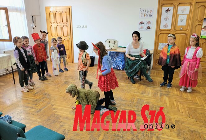 Mese az ovisoknak (Lakatos János felvétele) Mese az ovisoknak (Lakatos János felvétele)