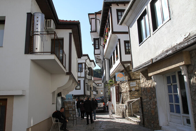 Az oszmán városi lakóépületeknek középkori hangulatuk van, de valójában a 18. és 19. században épültek (Fotó: Diósi Árpád)
