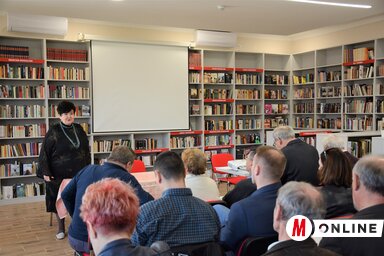 Dr. Szőke Anna üdvözli a résztvevőket (Fotó: Paraczky László)
