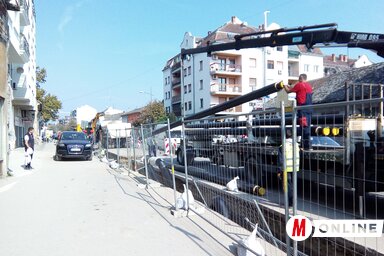 A Temerin utcában is forgalomkorlátozás van érvényben, a Dositej Obradović és a Kiszácsi utca közötti szakasz érintett (Fotó: Szeli Balázs felvétele)