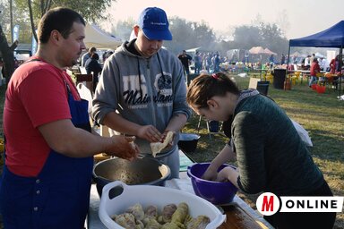 Az utóbbi években száznál is több csapat vetélkedett a főzőversenyen (Móricz Ildikó felvétele)