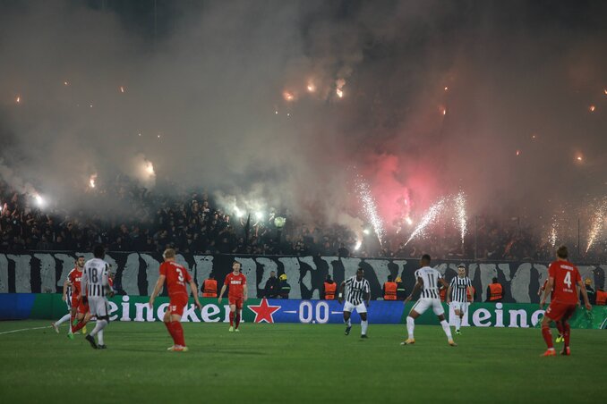 A pénzbüntetéssel biztosan számolhat a Partizan vezetősége, de a félbeszakítás és a 3:0-s vereség jobban fájt volna… (Fotó: Beta)