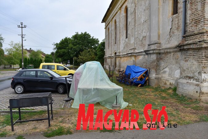 Rendkívül kicsi az egyházi telek (Fotó: Molnár Edvárd) Rendkívül kicsi az egyházi telek (Fotó: Molnár Edvárd)