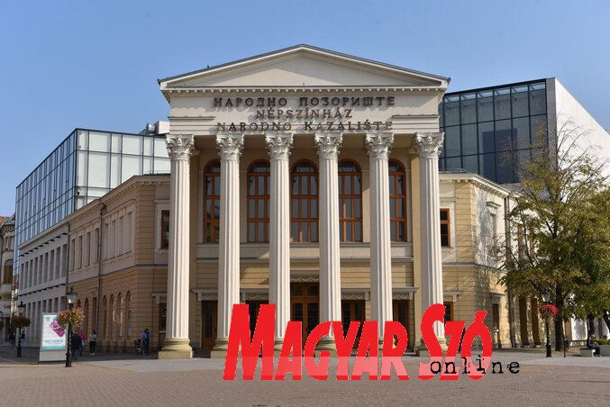 Jövőre remélhetőleg már az új épületben emlékeznek meg színjátszásunk születésnapjáról (Fotó: Molnár Edvárd) Jövőre remélhetőleg már az új épületben emlékeznek meg színjátszásunk születésnapjáról (Fotó: Molnár Edvárd)