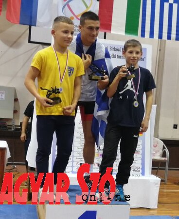 A torna legjobbjai, jobbról balra: Sulyok Marcell, Arionasz Koisztopulosz és Kovács Zsombor A torna legjobbjai, jobbról balra: Sulyok Marcell, Arionasz Koisztopulosz és Kovács Zsombor