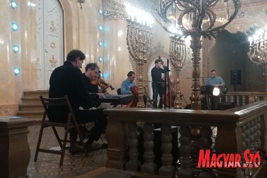 A Shira u'tfila a szabadkai Zsinagógában (Fotó: Lukács Melinda)