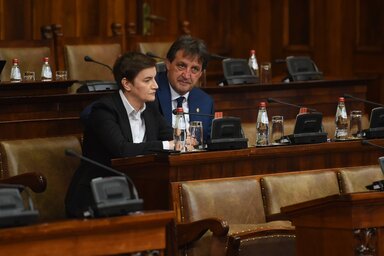Ana Brnabić és Bratislav Gašić a köztársasági képviselőház egy korábbi ülésén (Fotó: Beta)