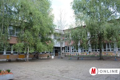 A kúlai Petőfi Brigád Általános Iskola épülete (Fotó: Paraczky László)