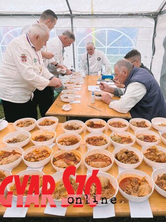 A martonosi Kenyeres Dénes a klasszikus és a különleges szárma kategóriában is aranyérmes lett (Fotó: Móricz Ildikó) A martonosi Kenyeres Dénes a klasszikus és a különleges szárma kategóriában is aranyérmes lett (Fotó: Móricz Ildikó)