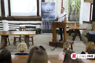 Tegnap délután megkezdődött a XX. Vajdasági Szabadegyetem a Kátai-tanya amfiteátrumában (Lakatos János felvétele)