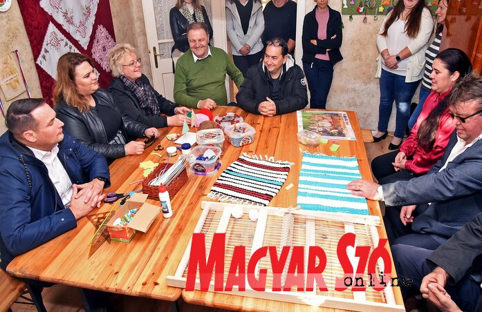 A feketetói Csipet Csapat székházában szó esett múltról, jelenről és jövőről is (Fotó: Gergely Árpád felvétele) A feketetói Csipet Csapat székházában szó esett múltról, jelenről és jövőről is (Fotó: Gergely Árpád felvétele)