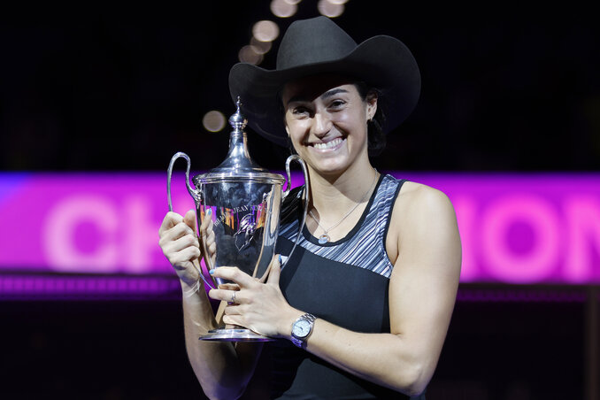 Fort Worthban Caroline Garciának is stílusosan, cowboykalapban kellett pózolnia (Fotó: Beta/AP) Fort Worthban Caroline Garciának is stílusosan, cowboykalapban kellett pózolnia (Fotó: Beta/AP)