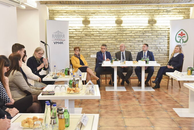 Diskusija o višestrukim aktivnostima „VM4K” (Foto: Edvard Molnar) Diskusija o višestrukim aktivnostima „VM4K” (Foto: Edvard Molnar)