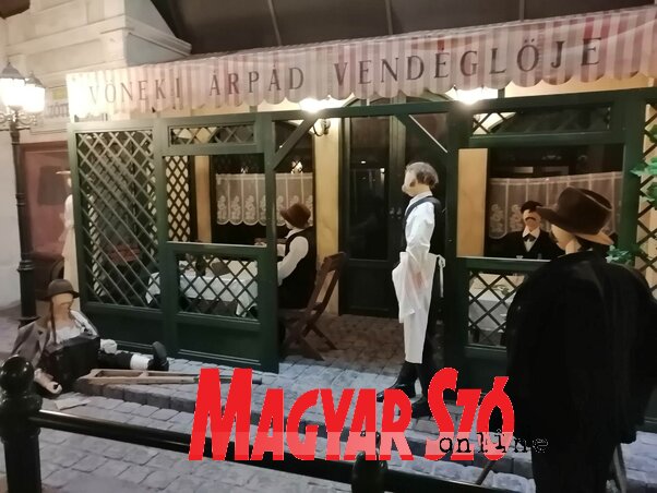 A Promenádon végigsétálva több mint egy évszázadot repülünk vissza az időben (Sándor Zoltán felvétele) A Promenádon végigsétálva több mint egy évszázadot repülünk vissza az időben (Sándor Zoltán felvétele)