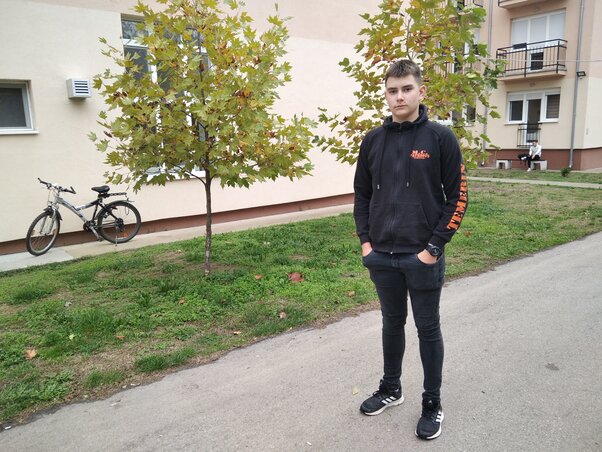 Simon Dominik a kapunyitástól a topolyai diákotthon lakója (Fotó: Tóth D. Lívia) Simon Dominik a kapunyitástól a topolyai diákotthon lakója (Fotó: Tóth D. Lívia)