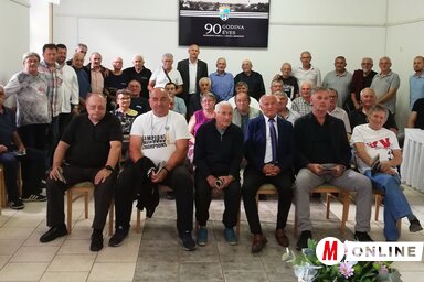 Amikor az egykori focistákkal a klub 90 éves fennállását ünnepelték (Tóth Péter felvétele)