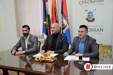 David Makević, Igor Karadarević és Radivoj Debeljački aláírta az együttműködési szerződést (Paraczky László)