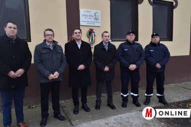 Csubela Ferenc tiszteletére az Otthon Karcag utcai régi épületén két éve felszentelt emléktáblát a helyi közösség, a VMSZ helyi szervezete és az önkéntes tűzoltók koszorúzták meg (Kazinczy P