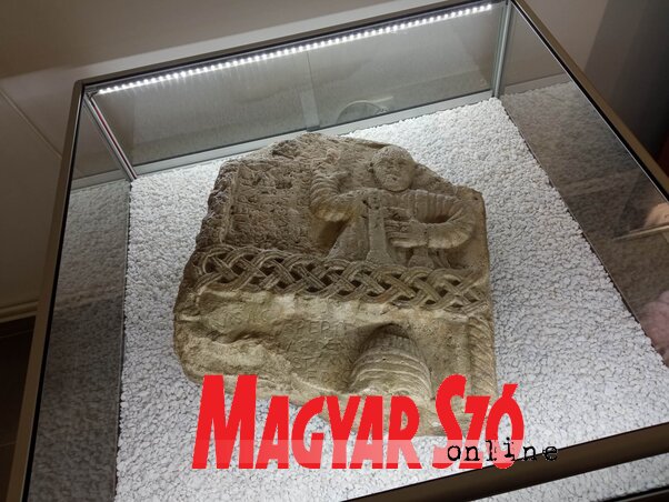 Az aracsi kő másolata az óbecsei Városi Múzeumban (Fotó: Kancsár Izabella)