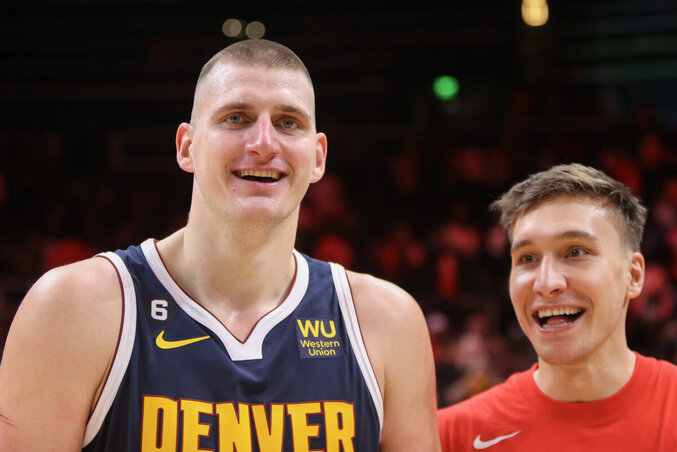 Vereség ide vagy oda, Jokić együtt örült Bogdanovićtyal a visszatérésének (Fotó: USA TODAY Sports) Vereség ide vagy oda, Jokić együtt örült Bogdanovićtyal a visszatérésének (Fotó: USA TODAY Sports)