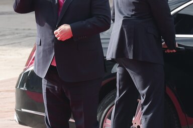 Orbán Viktor megérkezik Tiranában a az EU–Nyugat-Balkán-csúcsra (Fotó: Beta/AP)