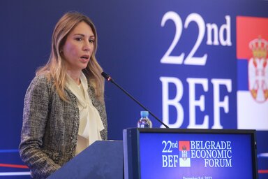 Beograd, 6.12.2022. - Ministarka rudarstva i energetike Srbije Dubravka Djedovic govori na Beogradskom ekonomskom forumu, danas u hotelu "Metropol Palas" u Beogradu. (BETAPHOTO/MILOS MISKOV)