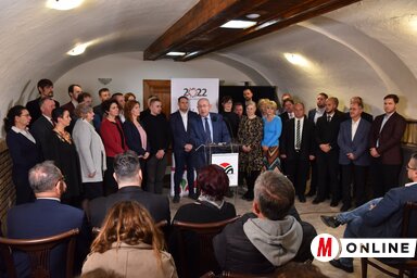 Az új összetételű MNT a választás napján megtartott sajtótájékoztatón (Molnár Edvárd archív felvétele)