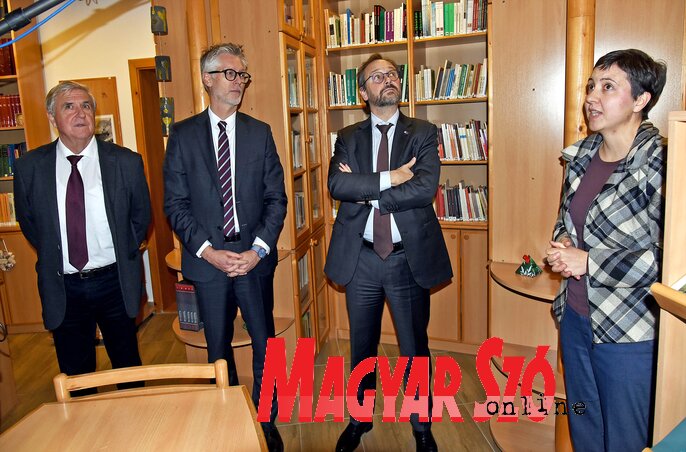 A VMMI-ben is látogatást tettek (Fotó: Gergely Árpád felvétele) A VMMI-ben is látogatást tettek (Fotó: Gergely Árpád felvétele)