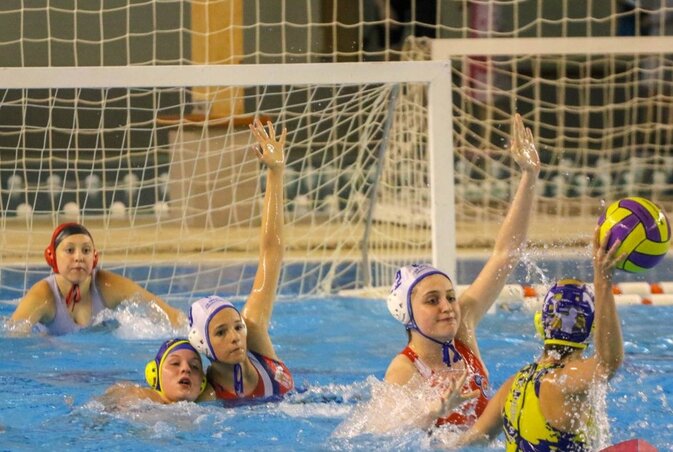Jelenet a Spartacus és a Zenta egy májusi összecsapásáról, akkor még szoros csatát vívtak a felek (Fotó: Goran Todorov/subotica.com) Jelenet a Spartacus és a Zenta egy májusi összecsapásáról, akkor még szoros csatát vívtak a felek (Fotó: Goran Todorov/subotica.com)