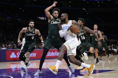 LeBron James két hét múlva 38 éves lesz, de még mindig félelmetes ellenfél (Fotó: Beta/AP)