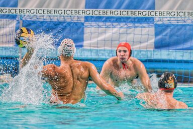 Zalánki Gergő (háttal) 5 gólt lőtt a Radničkinek (Fotó: Pro Recco)