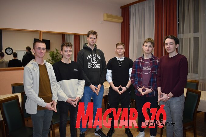 A fiúk nagy örömmel meséltek a kollégiumi életről A fiúk nagy örömmel meséltek a kollégiumi életről