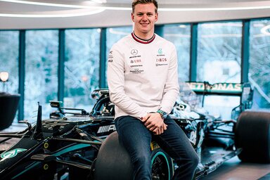 Tovább lépdel apja nyomdokain (Fotó: Mercedes AMG F1)
