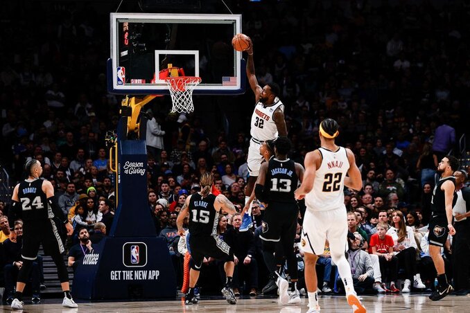 A denveri nagy öreg Jeff Green még ilyen zsákolásokra képes (Fotó: Reuters) A denveri nagy öreg Jeff Green még ilyen zsákolásokra képes (Fotó: Reuters)