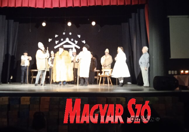 A betlehemes játék bővelkedett humoros jelenetekben is (Fotó: Garbac Sarolta) A betlehemes játék bővelkedett humoros jelenetekben is (Fotó: Garbac Sarolta)
