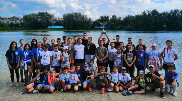 A palánkai Tarkett csapata A palánkai Tarkett csapata