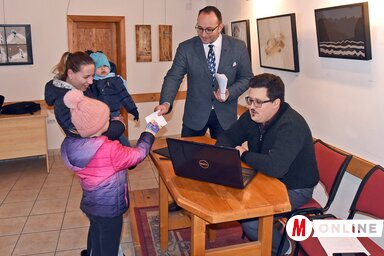A zentai kisdiákok tízezer forintos ösztöndíjat kaptak a Rákóczi Szövetségtől (Fotó: Gergely Árpád)